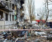 Разрушенный дом в спальном районе Киева, 14.03.2022